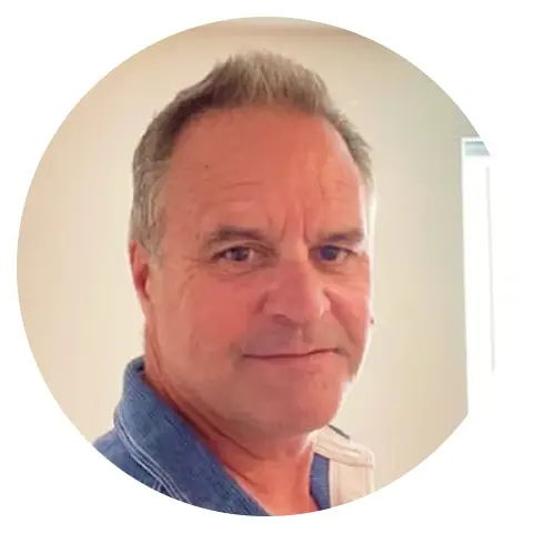 Happy customer testimonial - Professional headshot